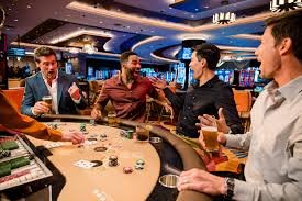 Antarmuka aplikasi suntik 4d dengan menu taruhan UFC yang ditampilkan